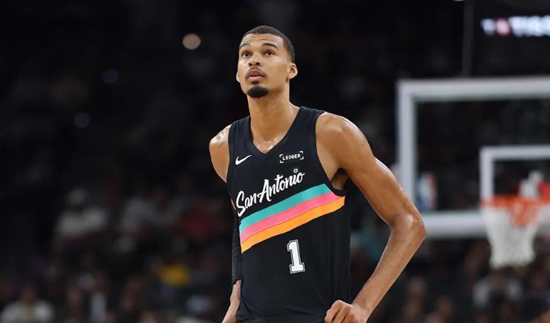 文班麻了！给机会不中用：雷霆成西部头号赢家！